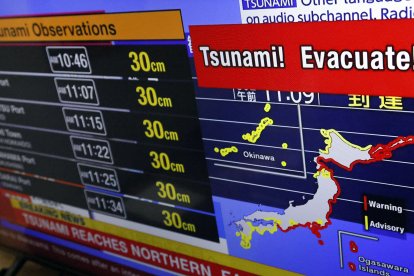 En Japón casi 2 millones de personas en Japón han recibido órdenes de evacuar ante el riesgo de tsunami