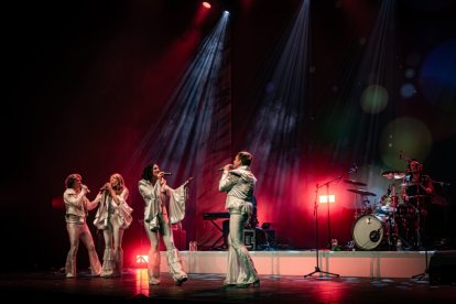 El tributo a Abba abre el ciclo de tres conciertos en los Jardines de Mas La Boella.