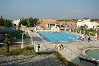 Piscina Sant Jaume dels Domenys