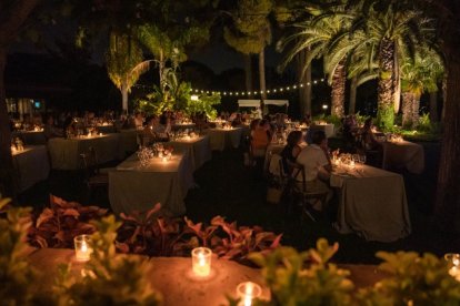 Mas La Boella combina la exquisitez de sus jardines con la mejor música y gastronomía.