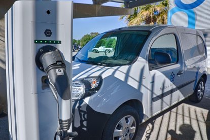 Tota la flota de vehicles que utilitzen a Aigües de Reus és actualment elèctrica.