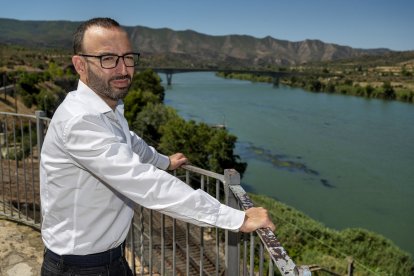 L’alcalde de Riba-roja d’Ebre, Antonio Suárez.