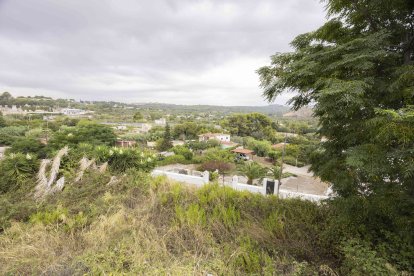 El nuevo barrio afecta a los terrenos entre la autovía y el Col·legi Sant Pau, en una de las entradas a la ciudad.