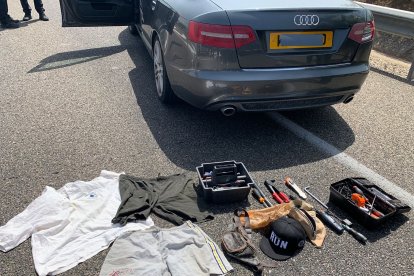 Imagen del material decomisado por los Mossos a los ladrones detenidos en Montblanc