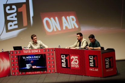El alcalde Rubén Viñuales durante su intervención en 'El Món a RAC 1'