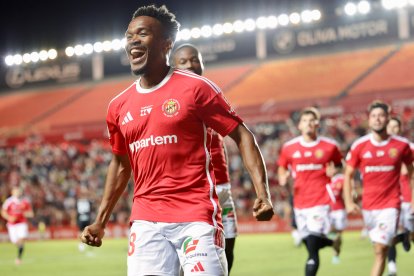 Kaptoum celebra el gol de la victoria ante el Algeciras.
