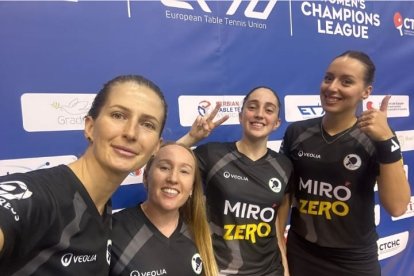 Olga Vorobeva, Aliona Skobina (delegada), Elvira Rad y Andrea Todorovic.