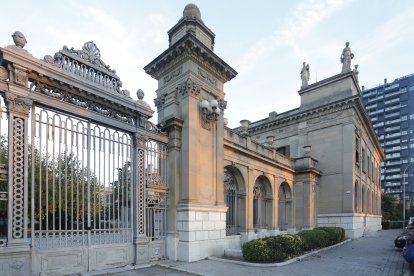 El Ayuntamiento quiere que la futura gran biblioteca provincial se ubique en las instalaciones de la Tabacalera