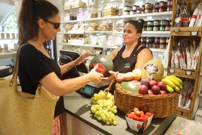 Fruta fresca en una tienda de alimentación.