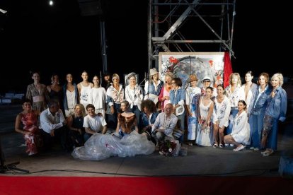 Protagonistes d'ARTnus, al final de la vetllada.