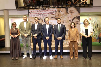 Pilar Llauradó, Berni Álvarez, Ernest Urtasun, Joan Negrié, Rubén Viñuales, Sònia Hernández y Raquel Sans han presidido el acto.