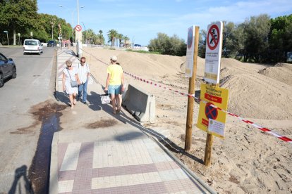Los operarios empezaron a trabajar en Cambrils hace pocos días, esta semana.
