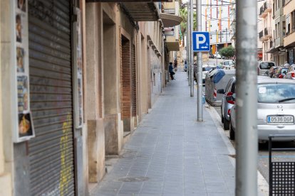 El traslado del centro hospitalario afecta a la vida comercial de la zona.