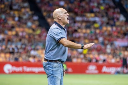 Luis César Sampedro debe encontrar una mejor versión de su equipo.