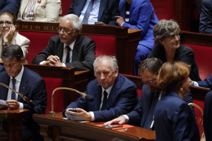 El primer ministro Francois Bayrou ha dimitido tras perder la votación.