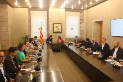 Momento de la reunión entre el Govern con los presidentes de Renfe y Adif