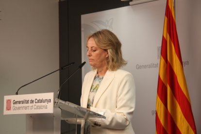 La delegada del Govern davant la UE, Ester Borràs, durant el seu discurs a l'acte de la diada a Brussel·les