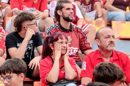 Asistentes al partido entre el Nàstic y el Atlético Sanluqueño