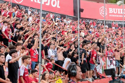 Asistentes al partido entre el Nàstic y el Atlético Sanluqueño