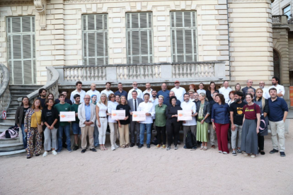 Fotografía de grupo a la presentación de la campaña "Aprofitem els aliments"