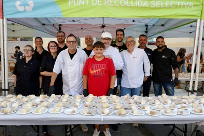 Tarragona reparteix més de 1.000 racions del pastís del Braç de Santa Tecla