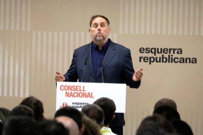 El president d'ERC, Oriol Junqueras, intervé a l'inici del Consell Nacional de la formació, aquest dissabte.