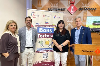 Maria José Ferré, Jordi Jordan, Sònia Rupérez i Francesc Minguell, en la presentació de la campanya.