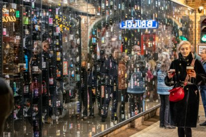 Escaparate de cervezas en el famoso pub 2be de Brujas