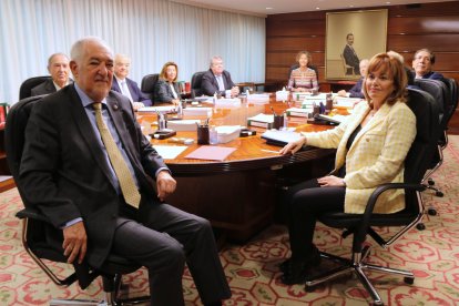 Imagen del pleno del Tribunal Constitucional (TC) presidido por el magistrado Cándido Conde-Pumpido en Madrid