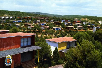 Imagen de algunos de los 180 chalets que conformaban el complejo y que podían tener de una a tres habitaciones.
CIUTAT DE REPÒS I VACANCES; CIUDAD RESIDENCIAL