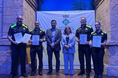 Agents de la Policia Local de Creixell, reconeguts en festes patronals d'altres municipis.