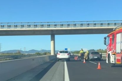 El accidente de tráfico ha bloqueado uno de los carriles de la autovía en sentido Valls.