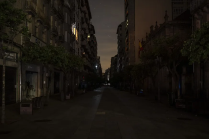 Una calle sin luz.