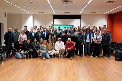 Foto de grup de la majoria de socis i sòcies de BeWe.