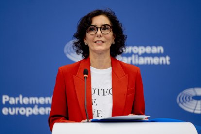 La comisaria de Igualdad, Hadja Lahbib, ha anunciado la Estrategia de Igualdad de las personas LGTBIQ+ 2026-2030 en la Comisión EuropeaConférence de presse de Cssr Lahbib sur la stratégie LGBTIQ+. Parlement européen, Strasbourg, France, 08/10/2025