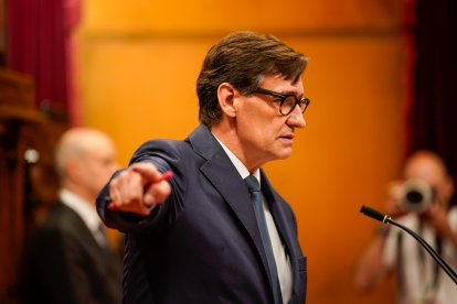 El presidente de la Generalitat, Salvador Illa, replica al presidente de Junts, Albert Batet