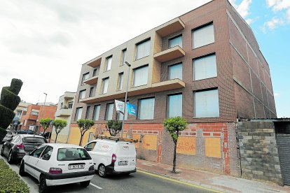 Un bloque de pisos a medio hacer. Es uno de los ‘esqueletos’ de la Sareb.