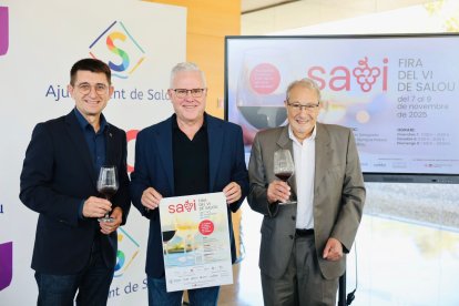 El rector de la URV, Josep Pallarès; el alcalde de Salou, Pere Granados; y el representante del Hotel Olympus Palace, Gil Cristià, han presentado la feria este martes.