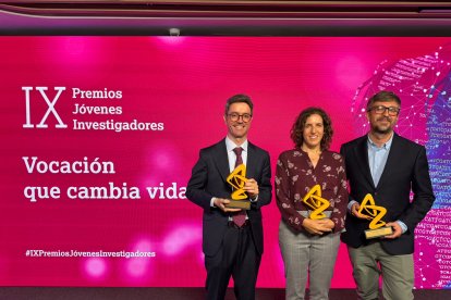 La tarraconense Paula Galván, en el centro.