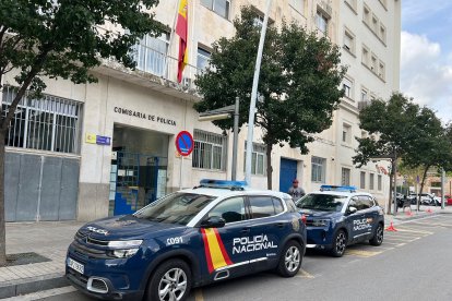 Los trámites de Extranjería se realizan en la Comisaría de la Policía Nacional de Reus, en la avinguda Marià Fortuny.