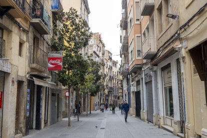 El carrer Sant Blai, abans el carrer comercial, ha patit una gran degradació els últims anys.