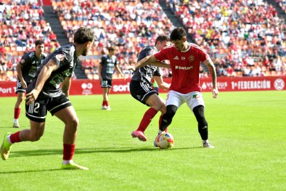 Álex Jiménez en el duelo ante el Tarazona.