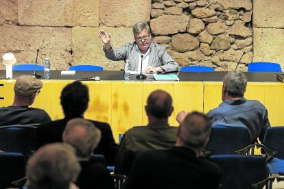 Ramon Garcia-Bragado explicó el Pla 50.000 en la sede del Col·legi d’Arquitectes de Tarragona.