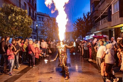 Tarragona celebra la Rua de Halloween bajo la lluvia