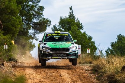 'Cohete' Suárez, volando en uno de los tramos de tierra de la segunda jornada.