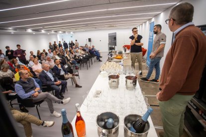 Moment del 'showcooking' al Centre Cívic Gregal.