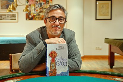 Bastante va presentar el seu llire al Círcol de Reus.