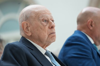 El expresidente de la Generalitat Jordi Pujol durante el acto de entrega del XIX Premio Agustí Juandó i Royo en el Parlamento