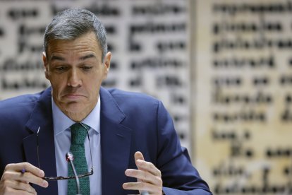 El presidente del Gobierno, Pedro Sánchez, durante su comparecencia ante la comisión de investigación del caso Koldo, este jueves en el Senado