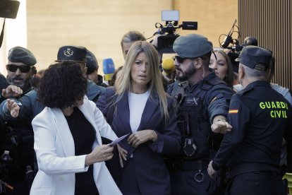 Maribel Vilaplana, la periodista que comió con el president de la Generalitat, Carlos Mazón el día de la dana, a su llegada este lunes a los juzgados de Catarroja.